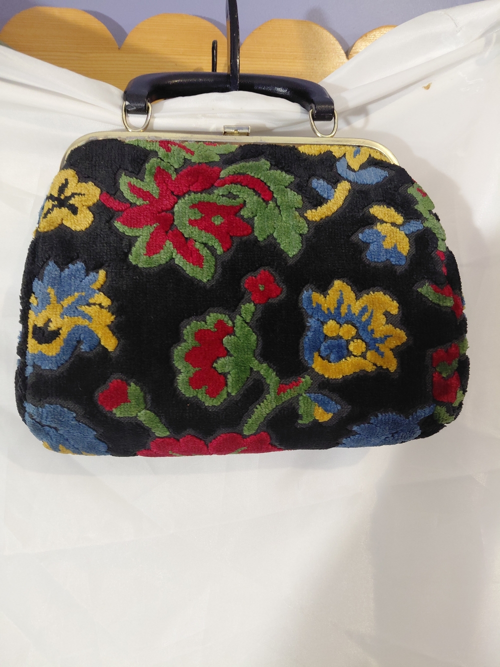 Source Unknown Black Floral Embroidered Velvet Top-Handle Clutch